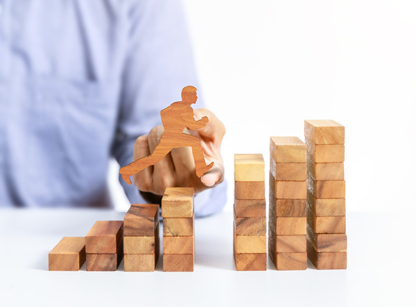 企業(yè)戰(zhàn)略規(guī)劃的步驟是什么？如何落地實(shí)施？