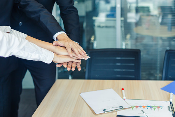 績(jī)效與發(fā)展：以績(jī)效為基礎(chǔ)，規(guī)劃員工職業(yè)發(fā)展