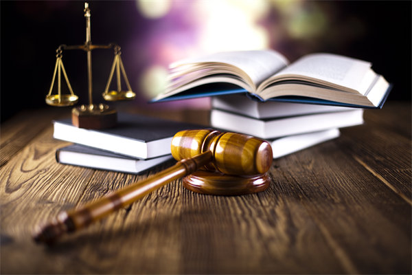 結(jié)合實(shí)際，談?wù)勂髽I(yè)在戰(zhàn)略薪酬設(shè)計(jì)時要注意哪些問題？