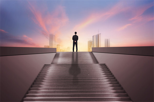 組織規(guī)劃中的關(guān)鍵角色定位與職責(zé)分配策略是什么？